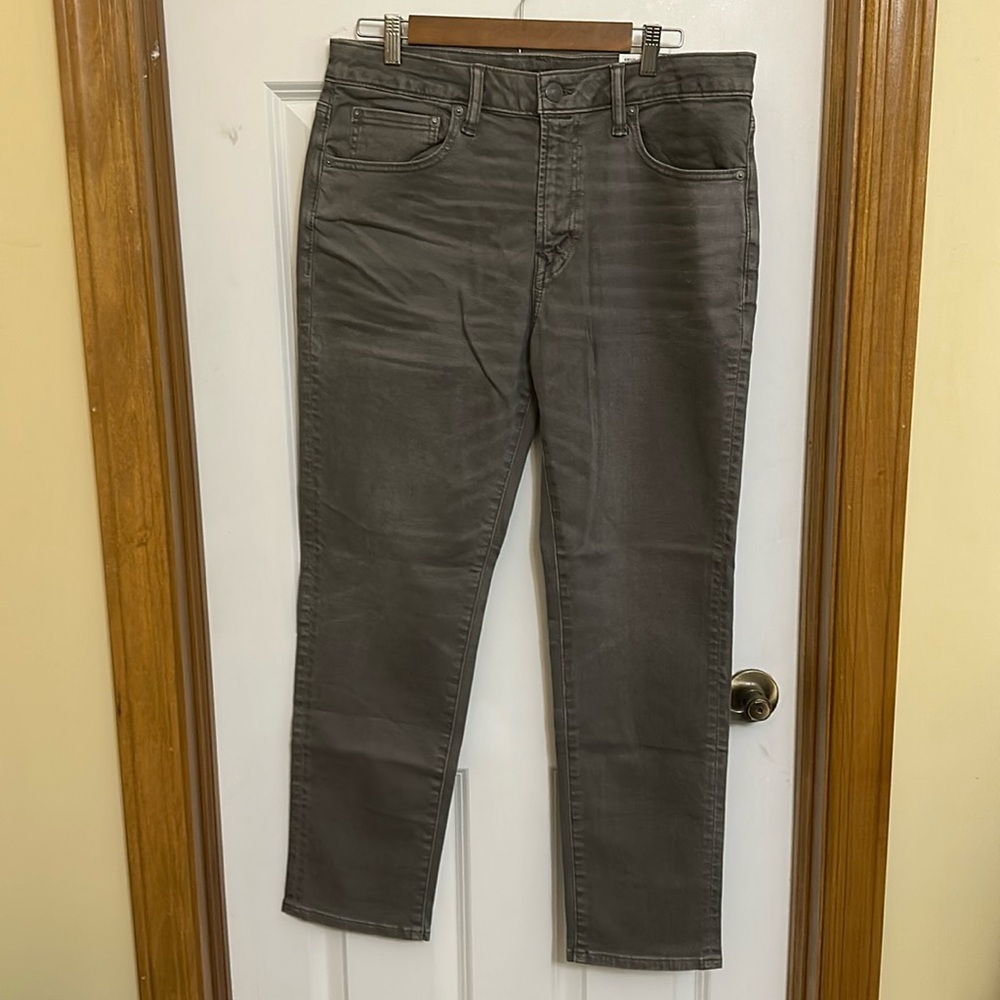American Eagle stone gray airflex + denim size 33/32